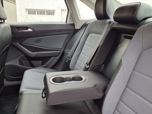 New 2026 Volkswagen Jetta SE image 5