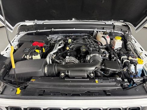 Used 2025 Jeep Gladiator Sport AWD/4WD image 43