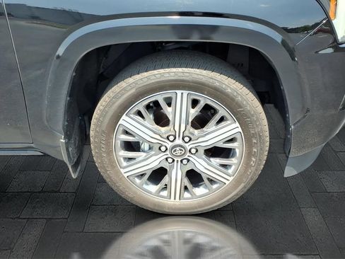 Used 2025 Toyota Sequoia Capstone AWD/4WD image 11