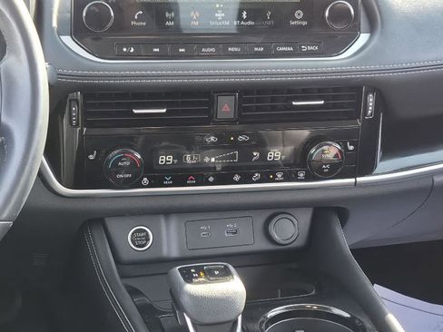 Used 2023 Nissan Rogue SL w/ SL Premium Package image 23