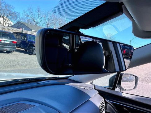 Used 2020 Subaru Outback Limited image 32