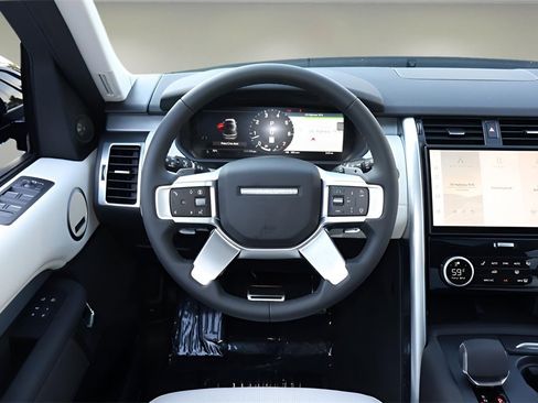 New 2026 Land Rover Discovery Limited Edition image 15