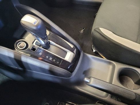 Used 2021 Nissan Versa SV FWD image 26