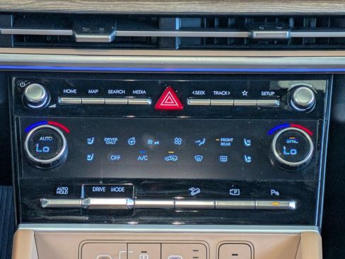 Certified 2024 Hyundai Santa Fe Limited FWD image 31
