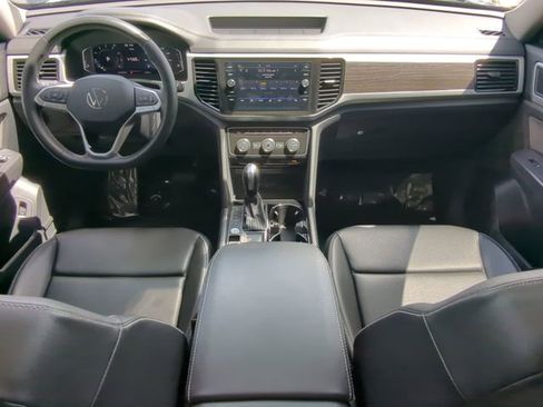 Certified 2023 Volkswagen Atlas SE w/ Panoramic Sunroof Package image 13