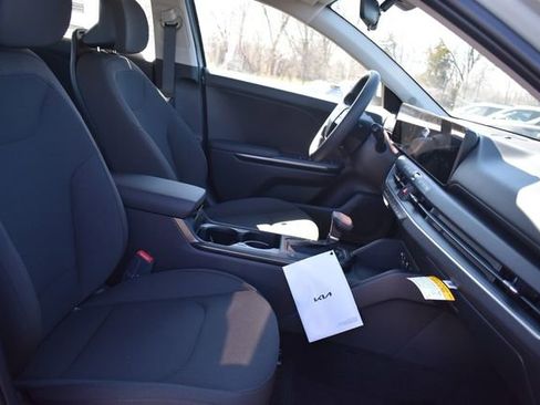 New 2026 Kia K4 LXS FWD image 13