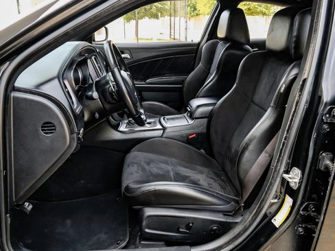 Used 2023 Dodge Charger R/T w/ Plus Group RWD image 4