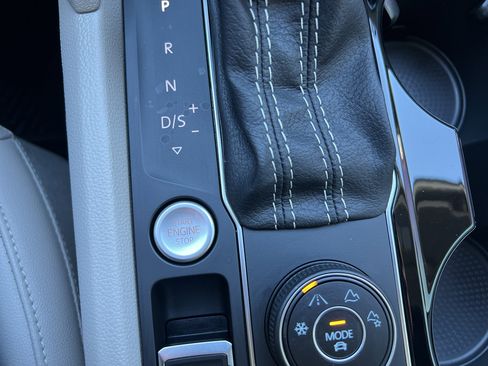 Used 2023 Volkswagen Atlas SEL image 17