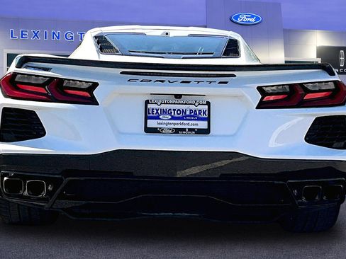 Used 2022 Chevrolet Corvette Stingray Preferred Cpe w/ Engine Appearance Package RWD image 6