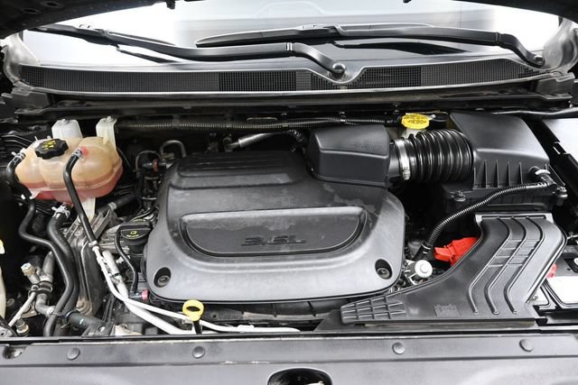 Used 2023 Chrysler Pacifica Touring-L FWD image 35