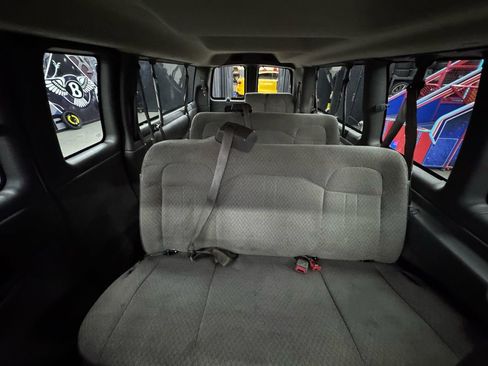 Used 2017 Chevrolet Express 3500 LT w/ LT Preferred Equipment Group image 22