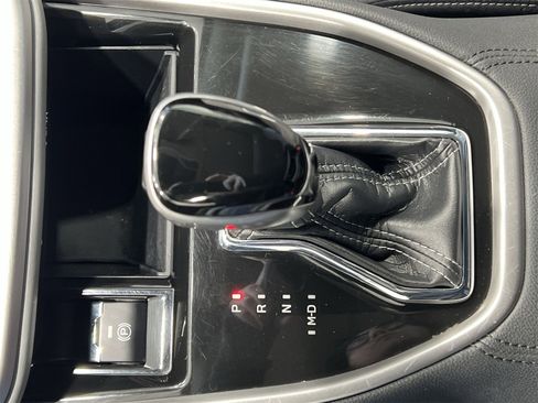 Used 2024 Subaru Outback Premium image 20