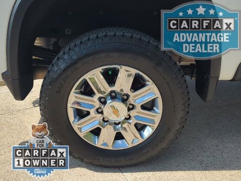 Used 2024 Chevrolet Silverado 2500 High Country w/ LPO, Dark Essentials Package image 4