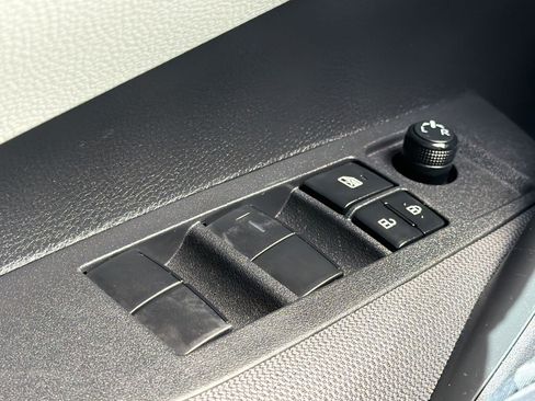 Used 2023 Toyota Corolla LE FWD image 29