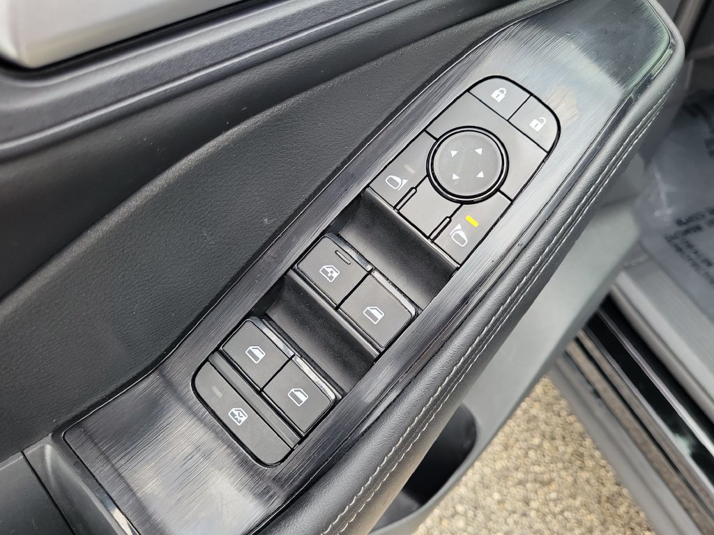 Used 2024 Nissan Rogue SV FWD image 13