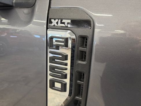 Used 2023 Ford F250 XLT w/ FX4 Off-Road Package image 29