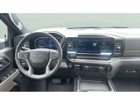 Used 2024 Chevrolet Silverado 2500 ZR2 w/ Technology Package AWD/4WD image 13