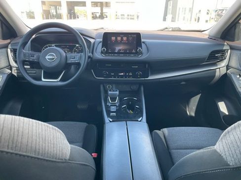 Used 2022 Nissan Rogue SV image 15