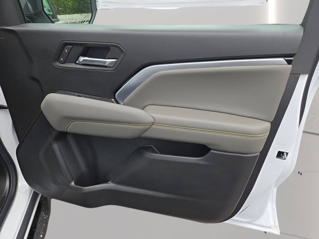 New 2026 Chevrolet Colorado ZR2 AWD/4WD image 5