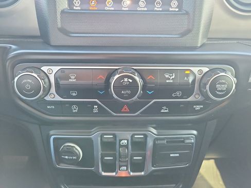 Used 2021 Jeep Gladiator Sport AWD/4WD image 38