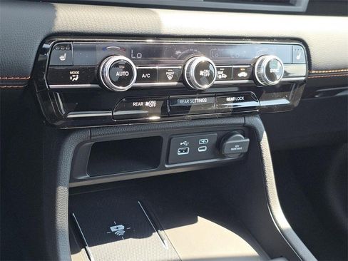 New 2025 Honda Pilot TrailSport image 32