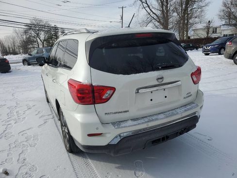 Used 2017 Nissan Pathfinder Platinum image 4