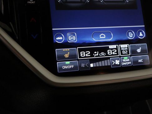 Used 2024 Subaru Ascent Premium w/ Convenience Package image 7