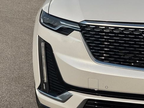 Used 2022 Cadillac XT6 Premium Luxury w/ Technology Package AWD/4WD image 12