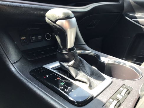 Used 2018 Toyota Highlander Limited image 24