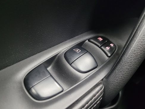 Used 2022 Nissan Rogue Sport SL w/ Premium Package image 27