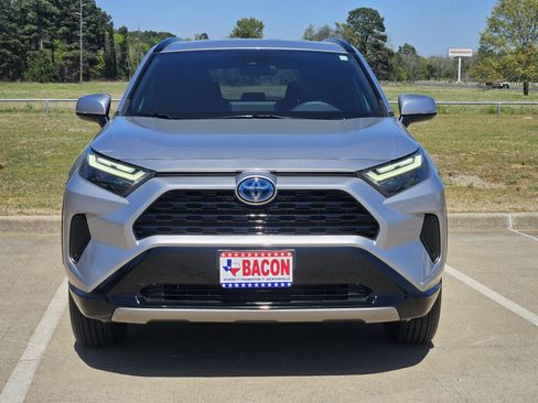 Used 2023 Toyota RAV4 SE AWD/4WD image 2