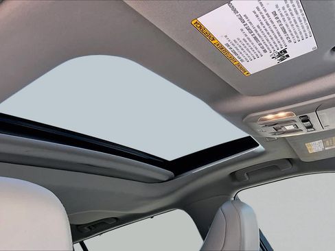 Used 2022 Toyota Highlander Limited FWD image 14
