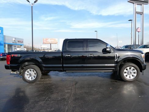 Used 2022 Ford F350 Platinum image 4