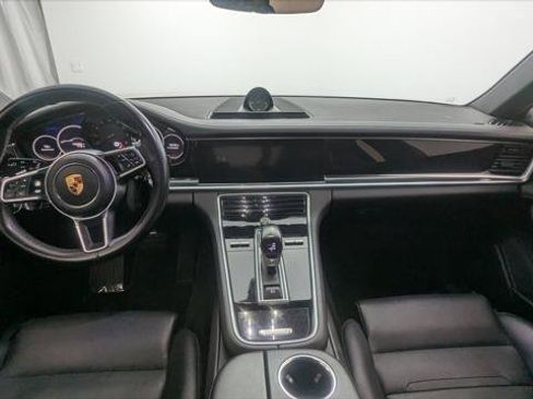 Used 2018 Porsche Panamera image 22