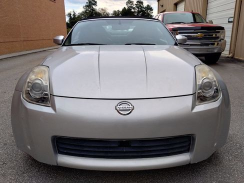 Used 2006 Nissan 350Z Touring image 2