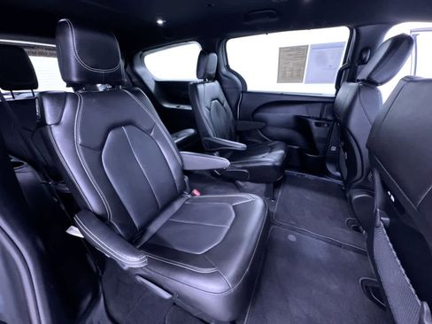 Used 2026 Chrysler Pacifica Select FWD image 39