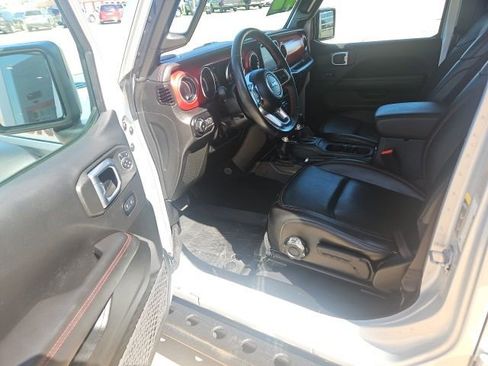 Used 2022 Jeep Wrangler Unlimited Rubicon w/ Cold Weather Group image 13