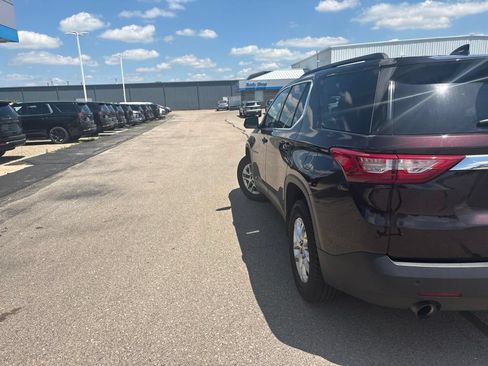 Used 2020 Chevrolet Traverse LT FWD image 7