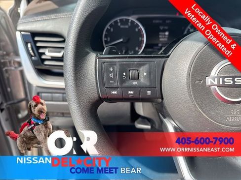 Used 2022 Nissan Rogue SV FWD image 19