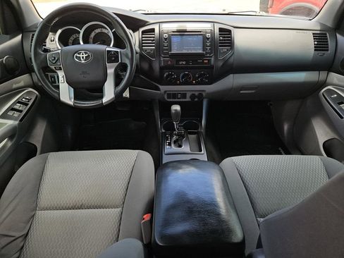 Used 2014 Toyota Tacoma PreRunner w/ Convenience Package RWD image 11