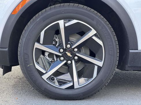 New 2026 Chevrolet Equinox EV LT image 7