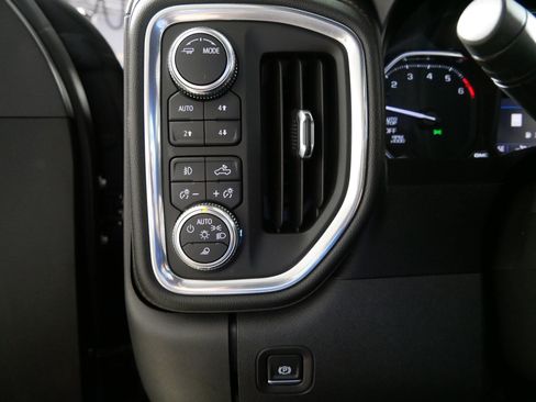 Used 2021 GMC Sierra 1500 AT4 w/ AT4 Preferred Package AWD/4WD image 26