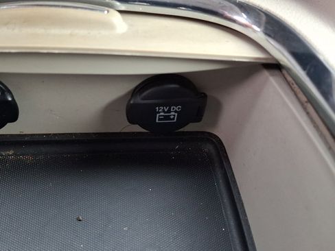 Used 2016 Dodge Grand Caravan SXT FWD image 22