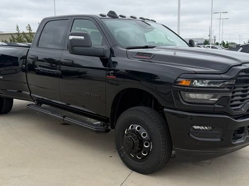 New 2026 RAM 3500 Big Horn AWD/4WD image 16