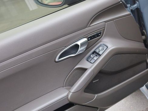 Used 2017 Porsche 718 Cayman S image 22