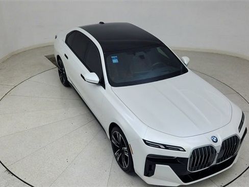 Used 2023 BMW i7 xDrive60 image 77