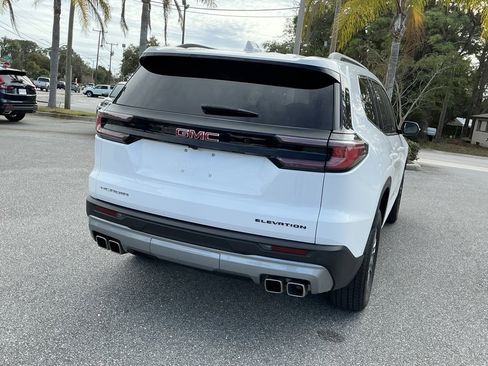 Used 2025 GMC Acadia Elevation image 8