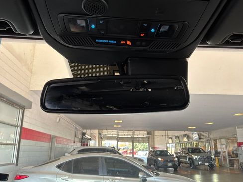 Used 2024 Ford Bronco Wildtrak AWD/4WD image 23