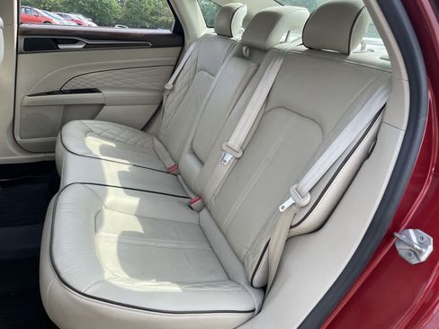 Used 2017 Ford Fusion Platinum FWD image 18