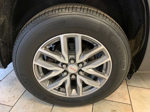 Used 2018 GMC Acadia SLE AWD/4WD image 10